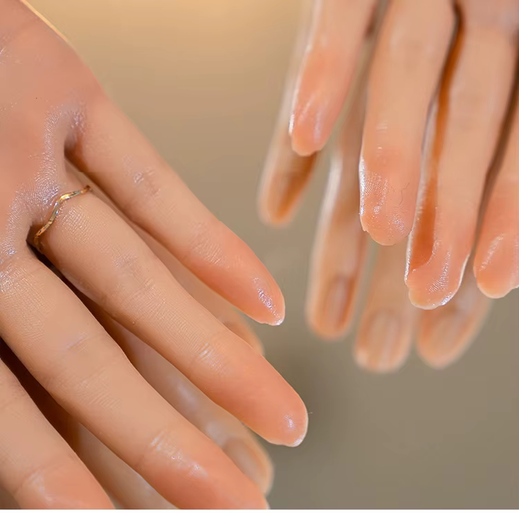 Modèle de main de pratique de manucure en Silicone avec articulations
