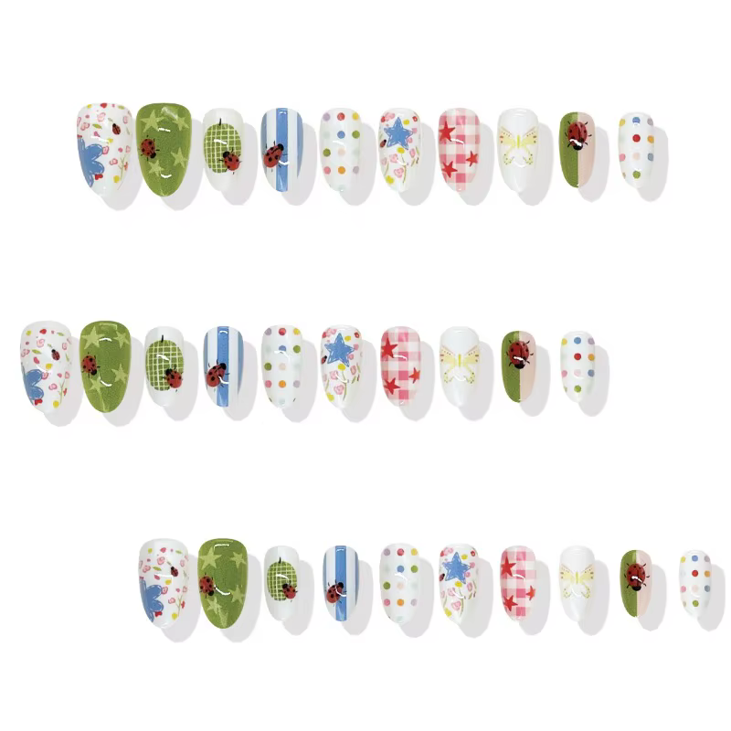 24 faux ongles courts en amande à motifs floraux doux, pois colorés, étoiles et rayures, style français, prêts à poser