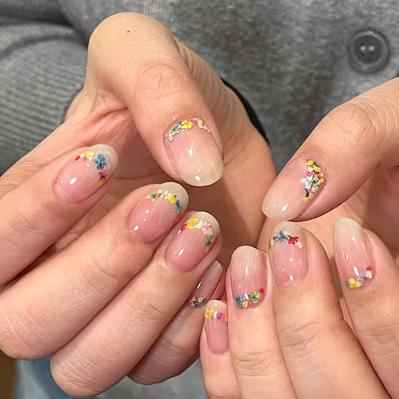 Ensemble de breloques pour ongles en fleurs séchées colorées pour manucure