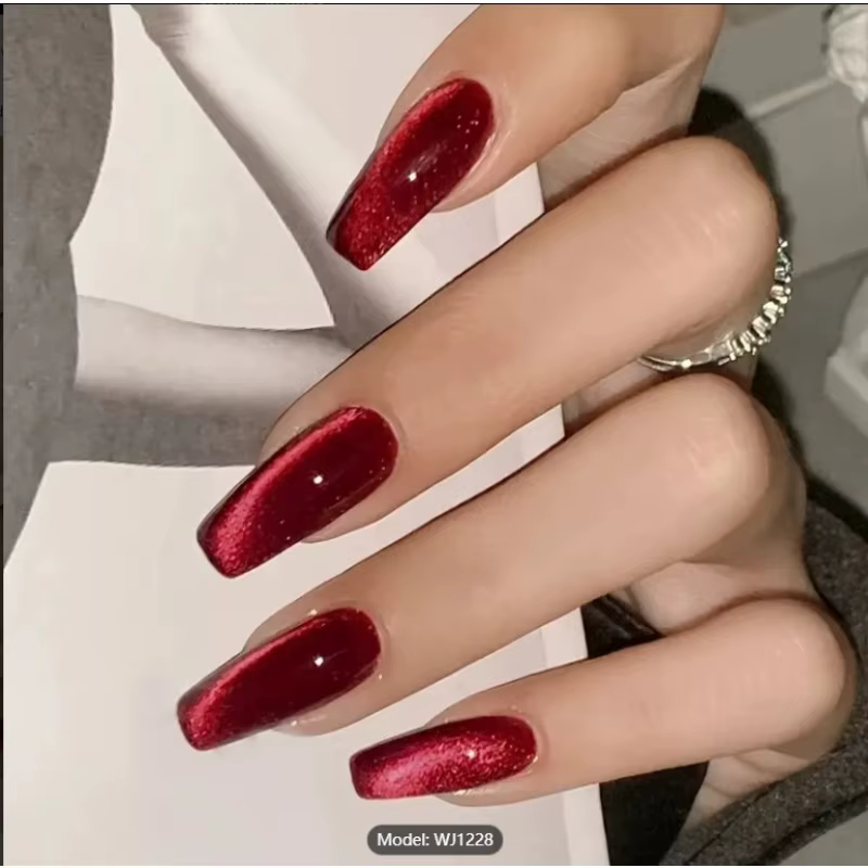 24 pièces oeil de chat rouge portant des ongles cerise