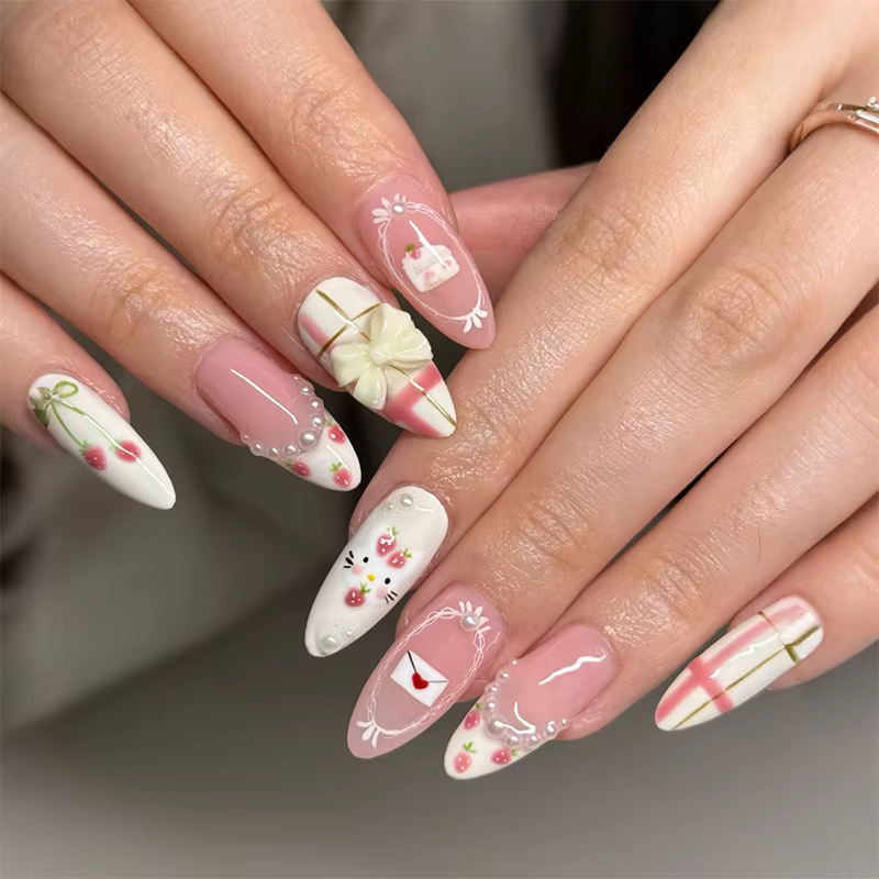 24 faux ongles à presser moyens en forme d'amande