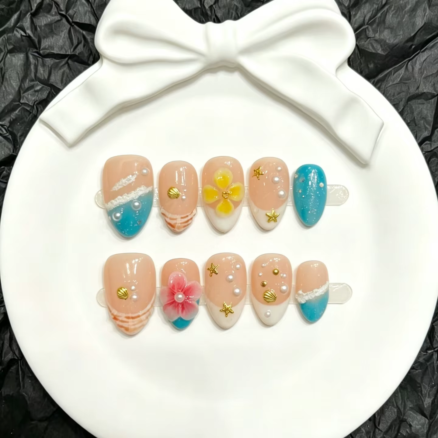 10 faux ongles à presser moyens en forme d'amande