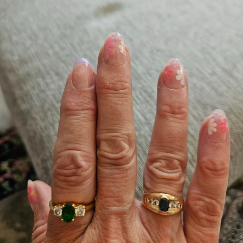 Faux ongles courts à pression en amande