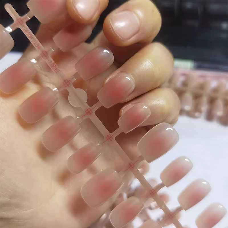 Faux Ongles Dégradés N64.French Blush Nude