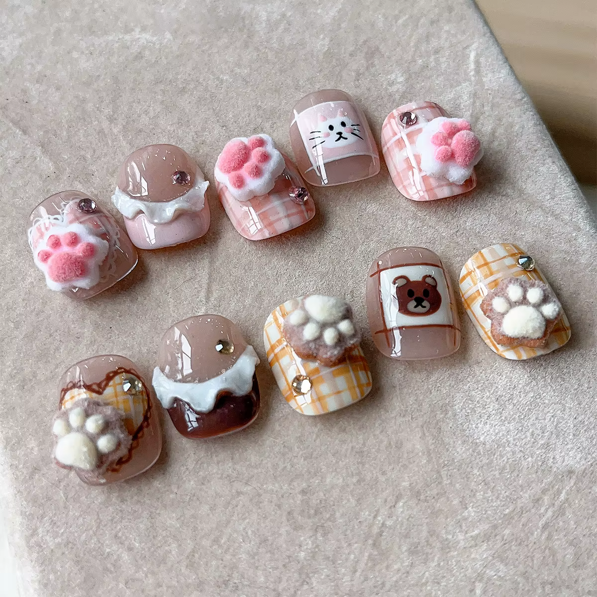 Accessoires pour ongles en forme de patte de chat en peluche