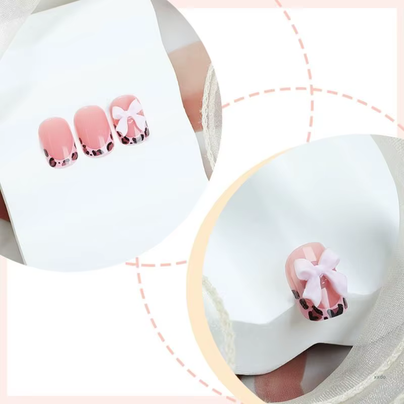 Faux ongles artificiels avec jolis nœuds