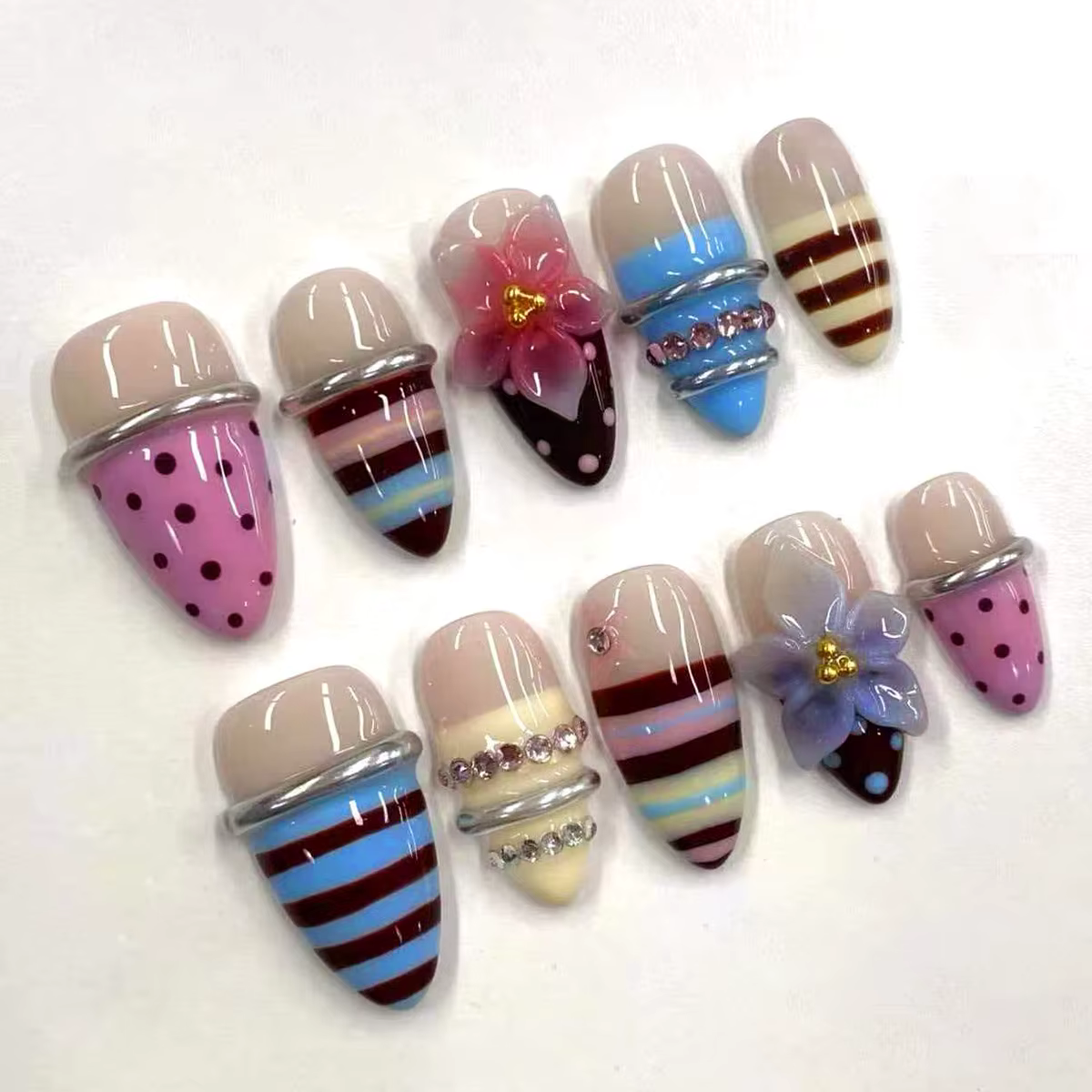 24 faux ongles à presser