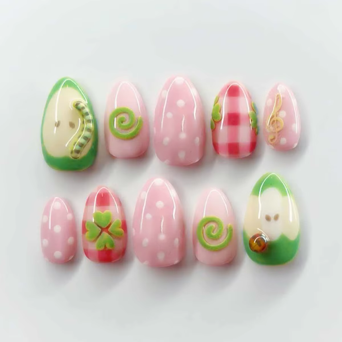 24 faux ongles à motifs anime