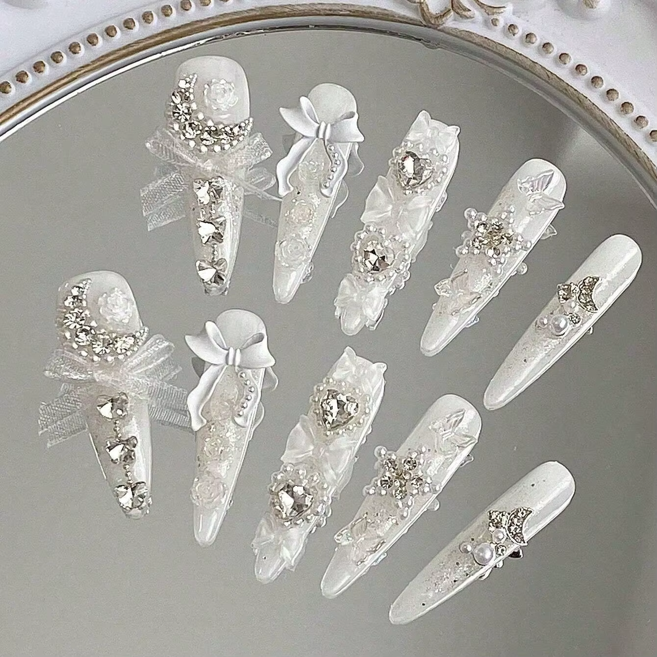 10 faux ongles longs en forme d'amande pressés à la main