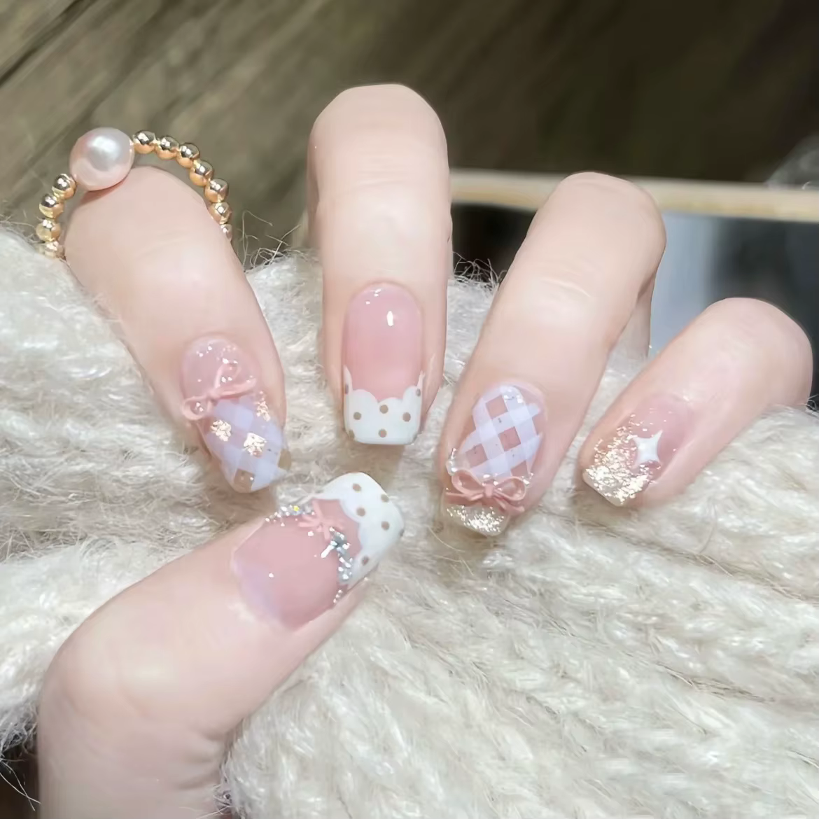 Faux ongles français faits à la main
