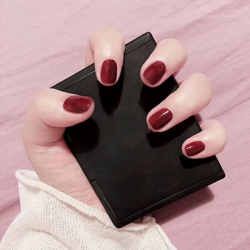 Faux ongles courts et plats à pression