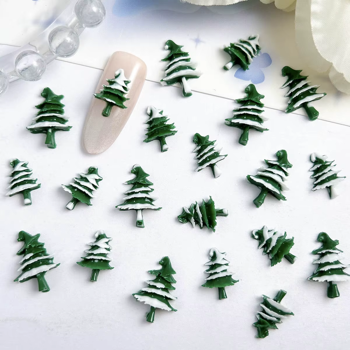 50 pièces 3D créatif arbre de noël résine Nail Art breloques dessin animé simulé neige vert