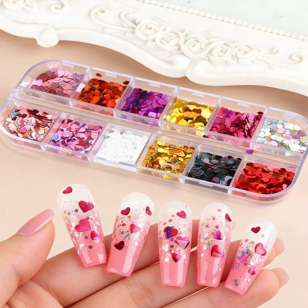 12 grilles de paillettes 3D colorées en forme de cœur pour nail art