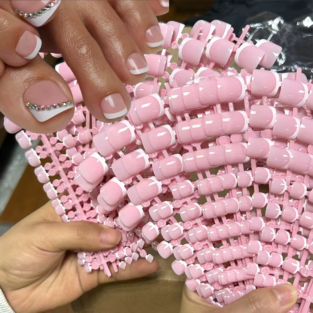 1 sachet de faux ongles de pieds carrés blancs et roses style français