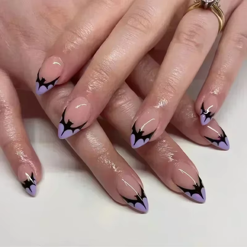 Faux ongles Halloween avec tête d'amande