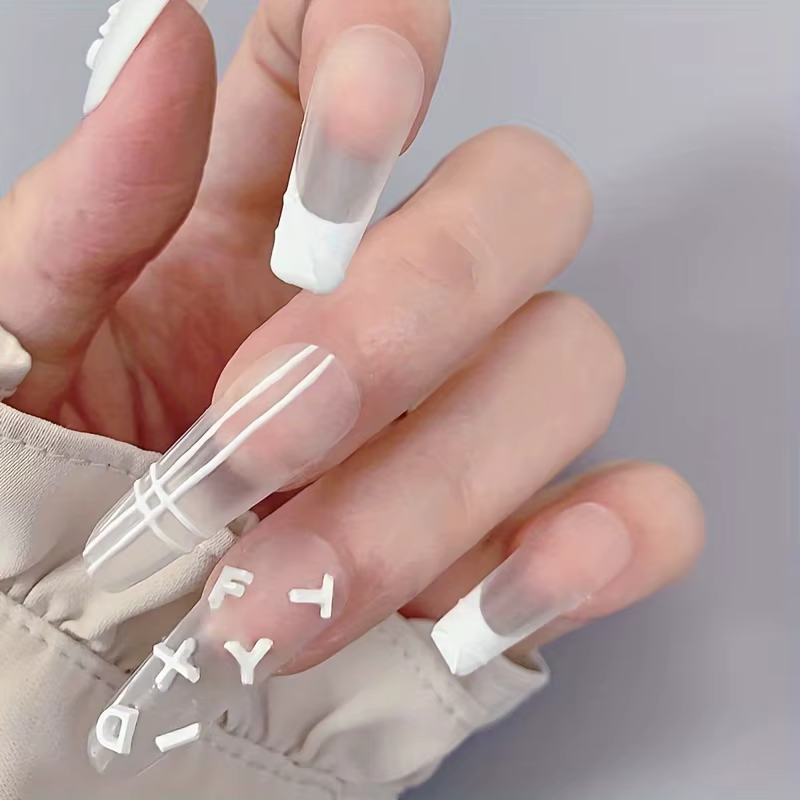 Moule à ongles en silicone avec lettre 3D
