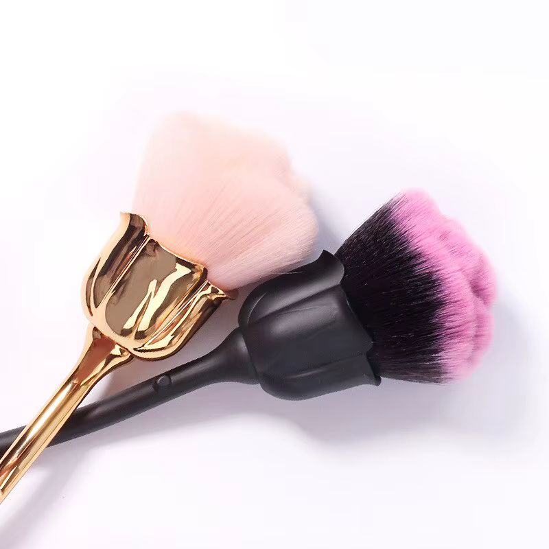 Brosse de manucure en forme de rose avec brosse à ongles