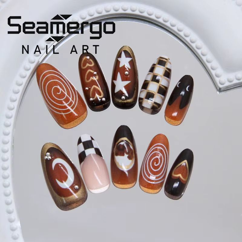 24 faux ongles noirs motif lune et étoile avec carreaux marron