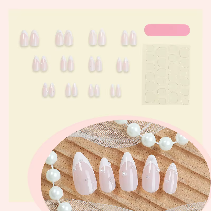 24 faux ongles pour la Saint-Valentin