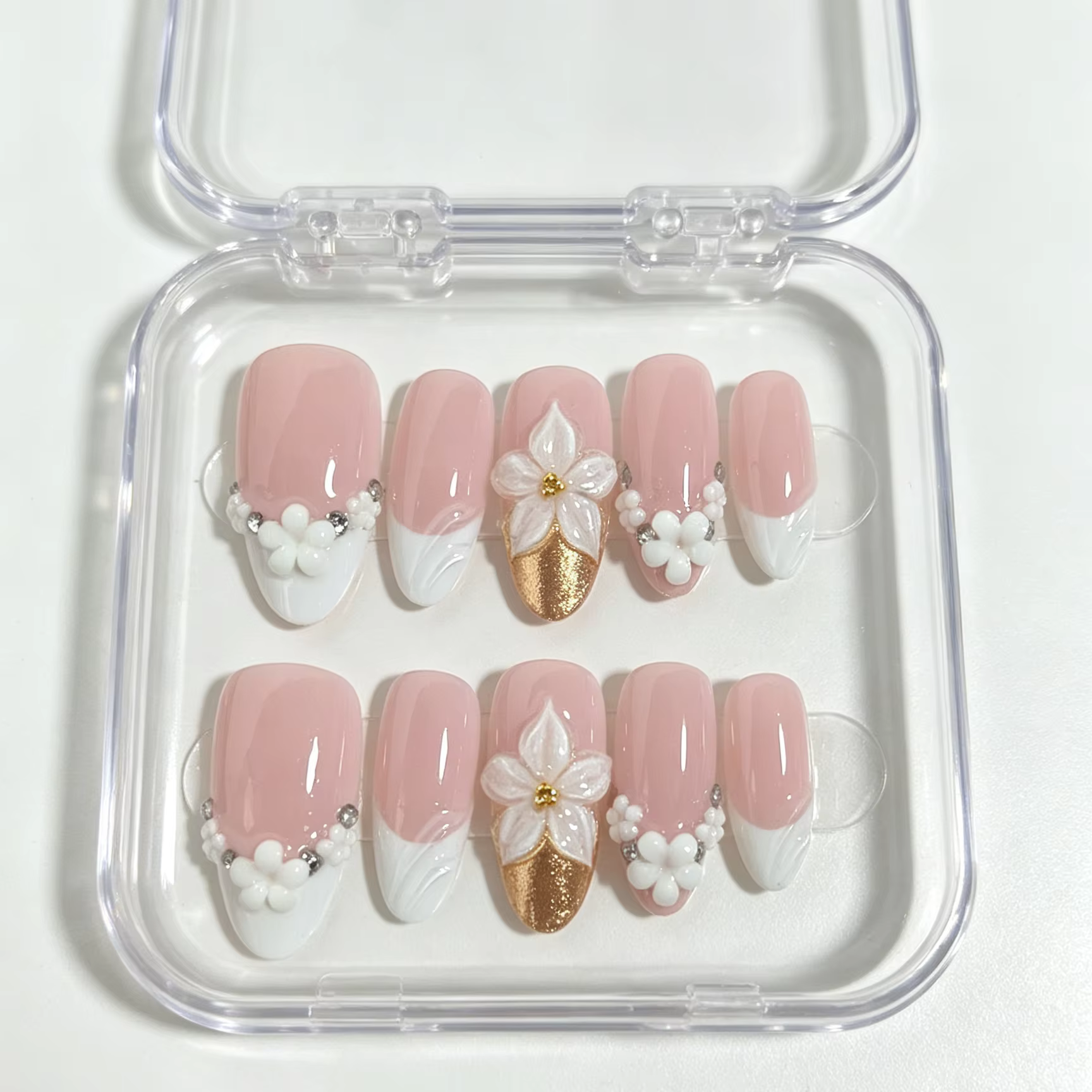 10 pièces de faux ongles en forme d'amande pressés à la main, magnifiques faux ongles, fleurs françaises roses et blanches, adaptés aux femmes.