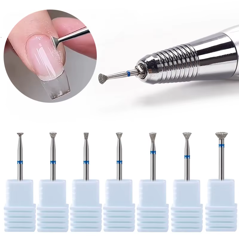 Foret à ongles pour nettoyer les cuticules