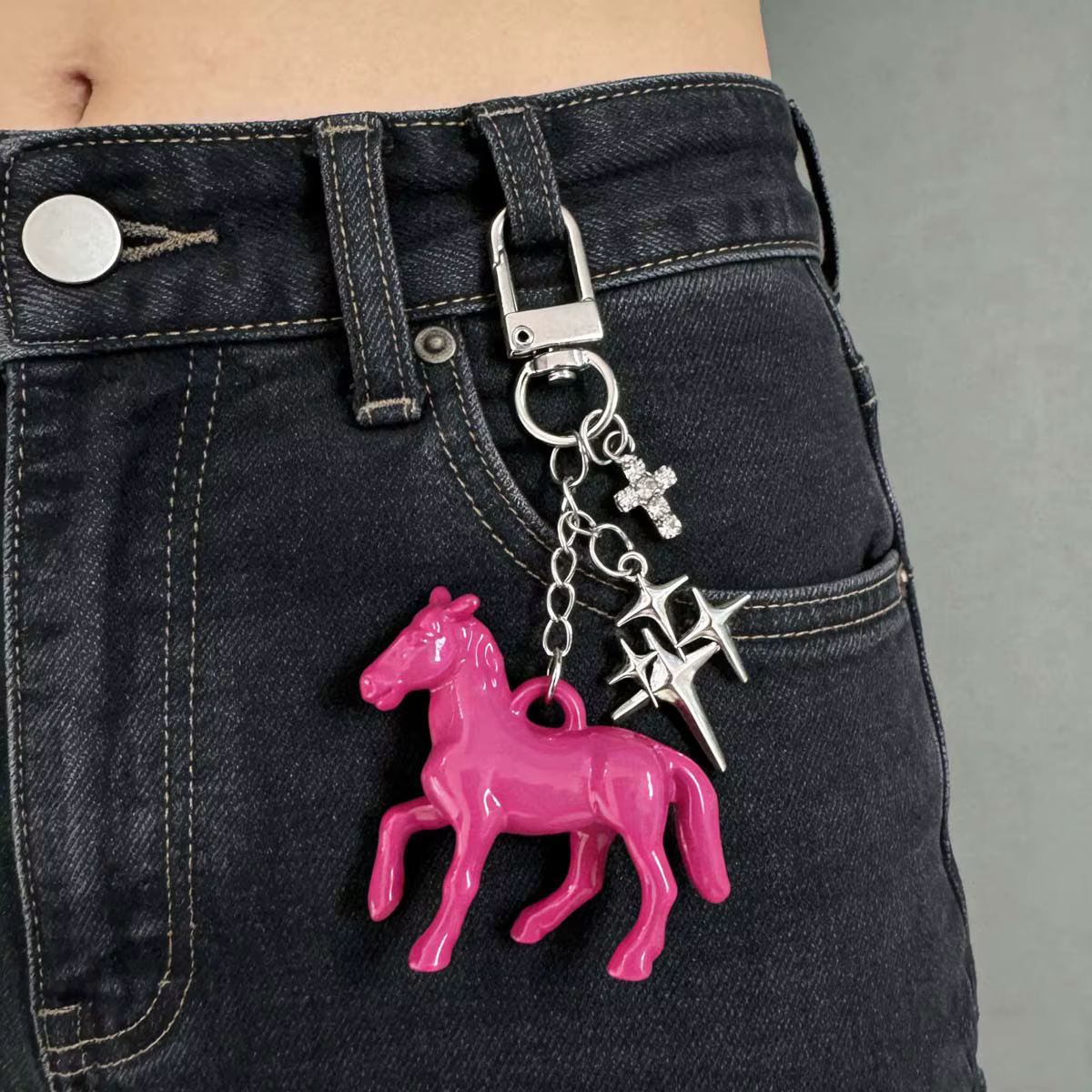 Porte-clés en acrylique pour femmes, mignon, Animal de dessin animé, stéréoscopique, petit cheval, multifonctionnel, chaînes, accessoires de décoration
