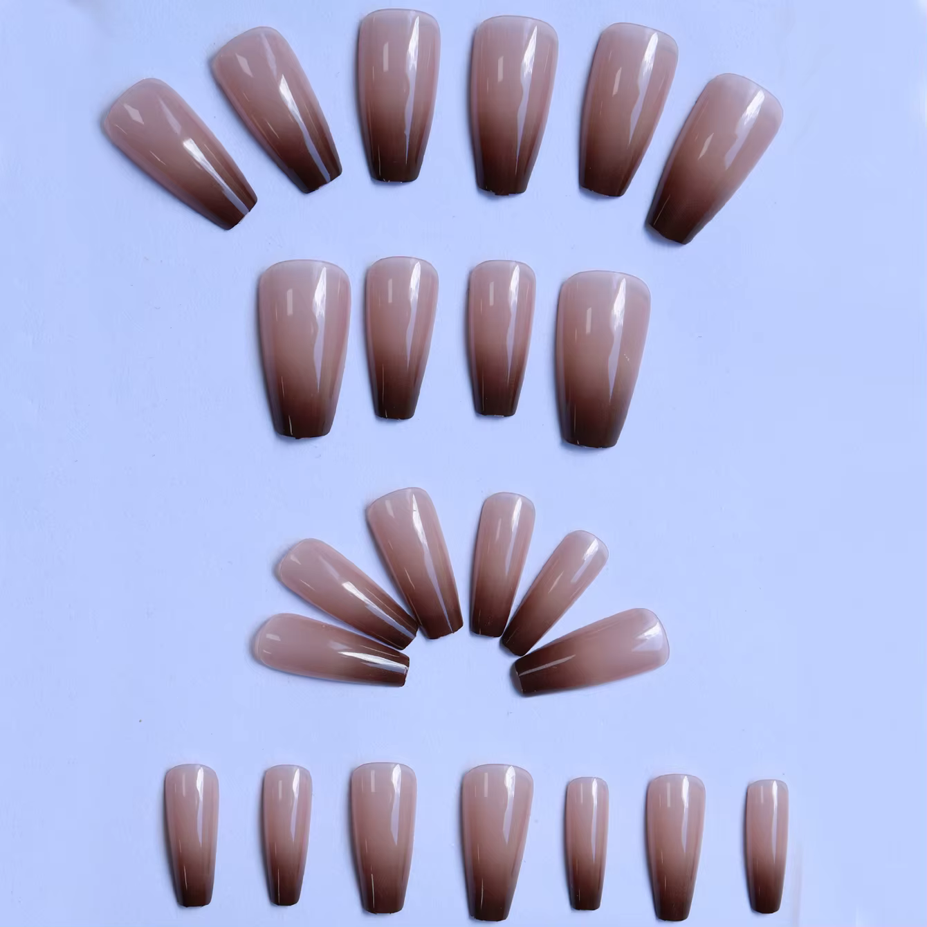 Faux ongles carrés pressés chromés marron
