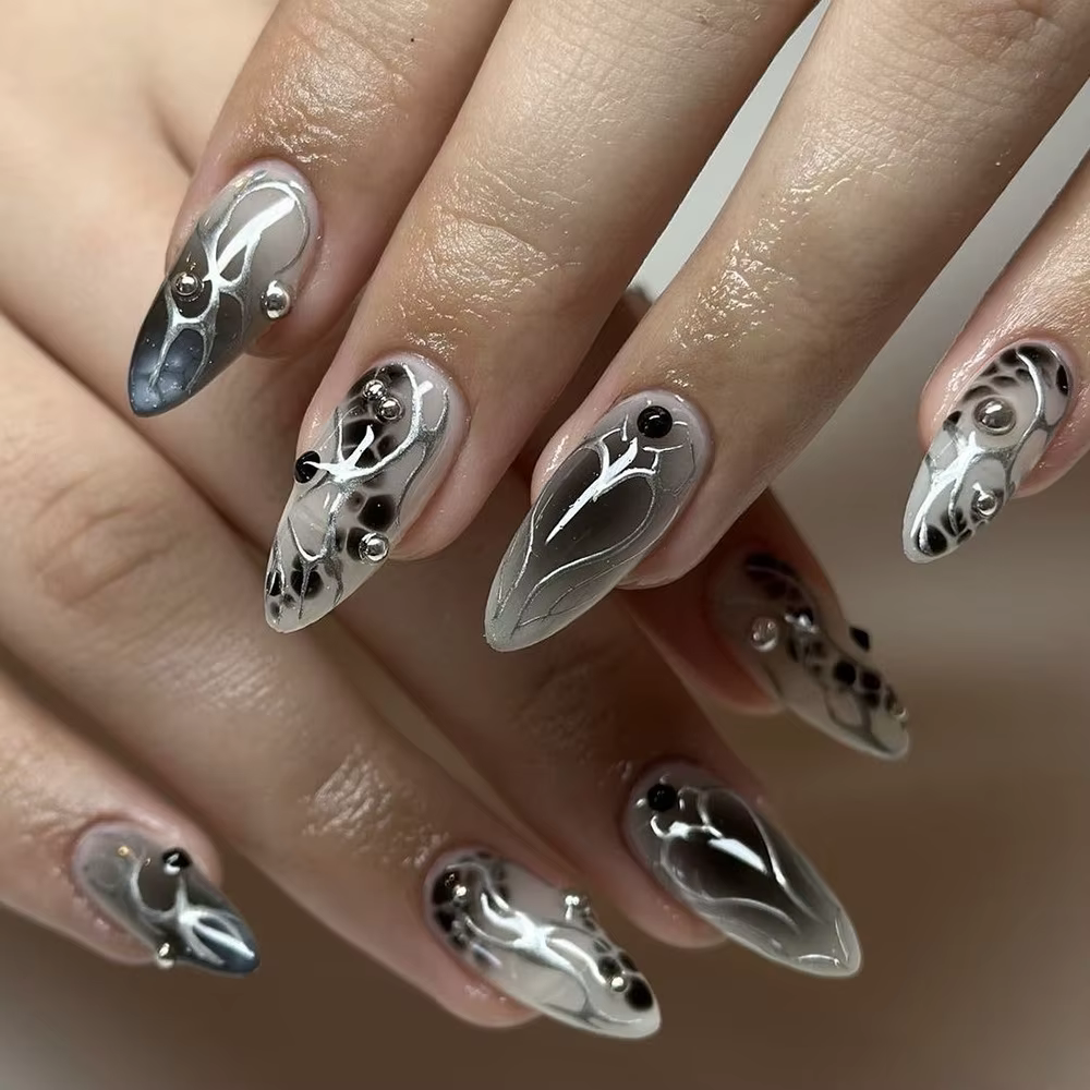 24 pièces presse foncée sur faux ongles avec paillettes noires modèles métalliques 3D doux frais amande