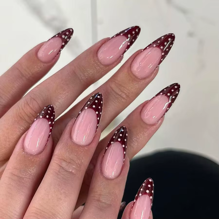 Doux français pointe presse sur ongles moyen amande forme brillant rouge blanc à pois faux