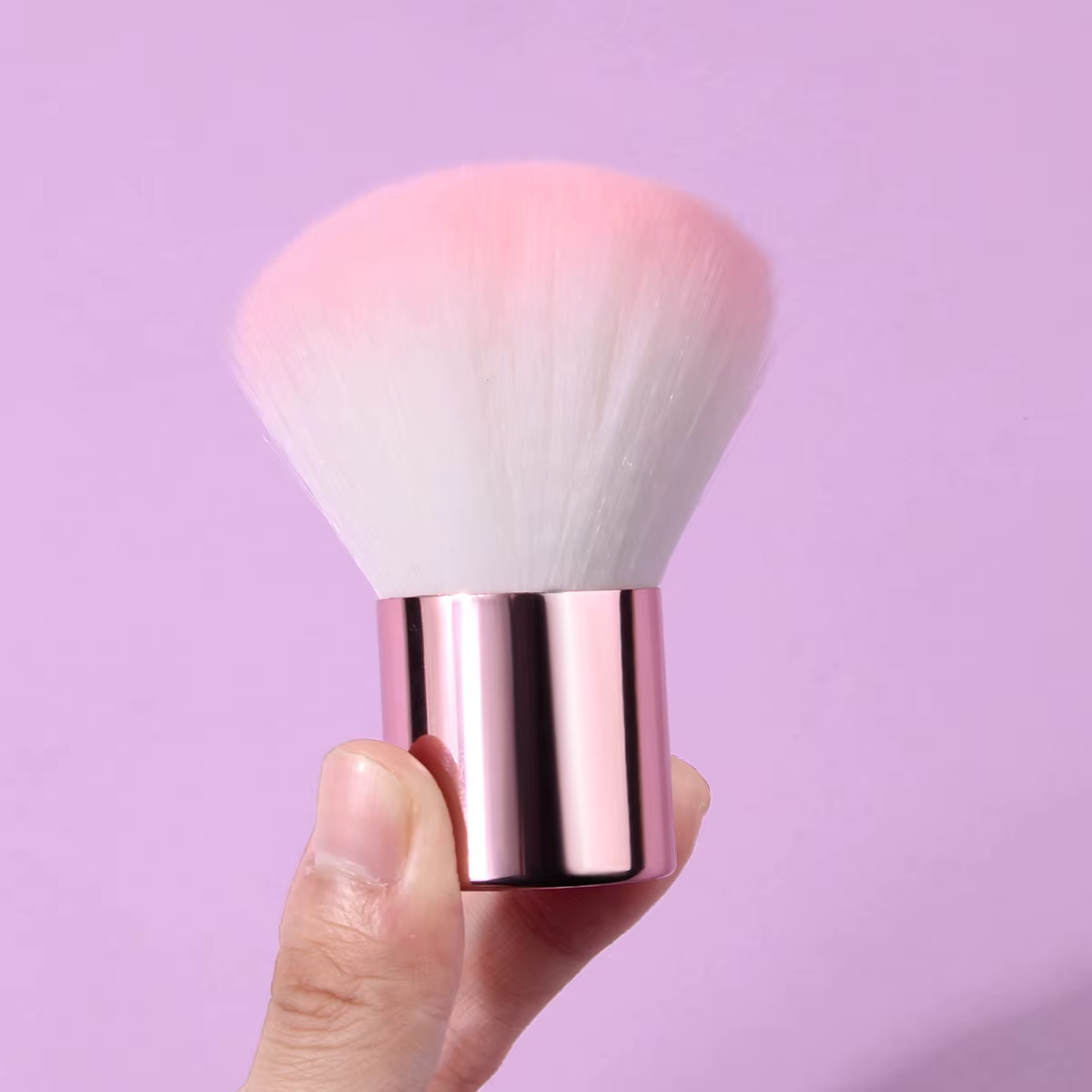 Brosse douce en forme de champignon pour la manucure