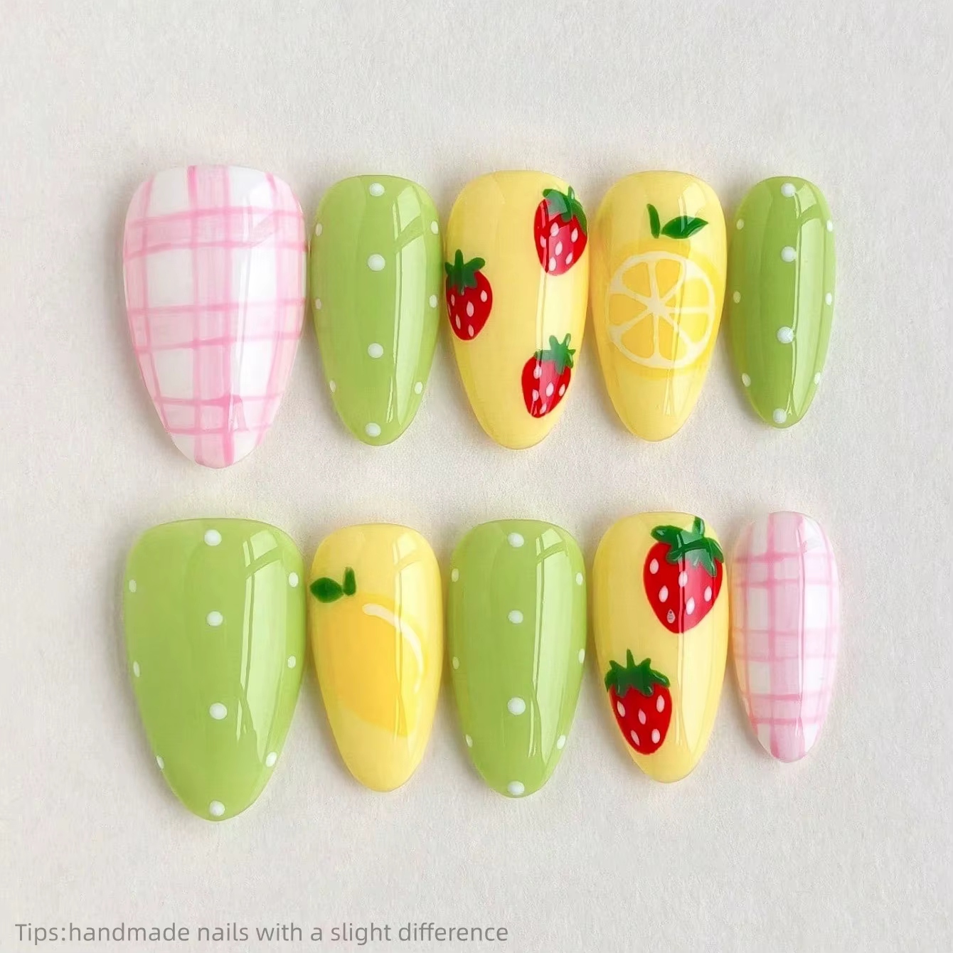 10 faux ongles adorables en forme d'amande