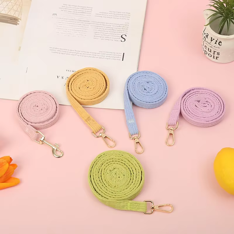 Sac d'accessoires pour chiens, fournitures de laisse, harnais de sangle, écharpe pour animaux de compagnie, petite maison. Articles de race de col, produits de poitrine