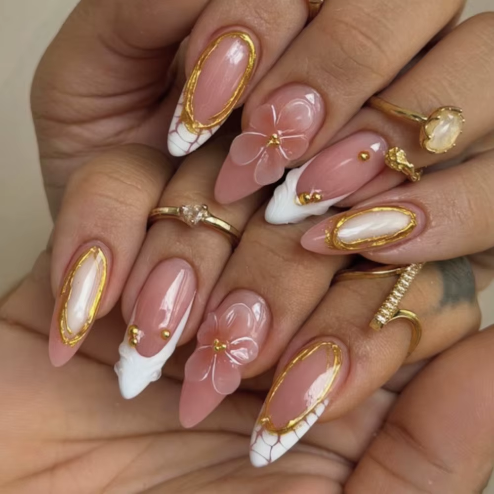 Faux ongles amande jaunes à fleurs roses 3D