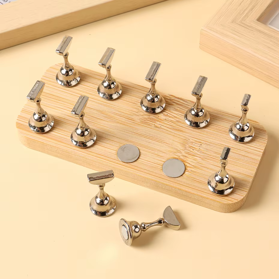 Support de pratique magnétique pour ongles