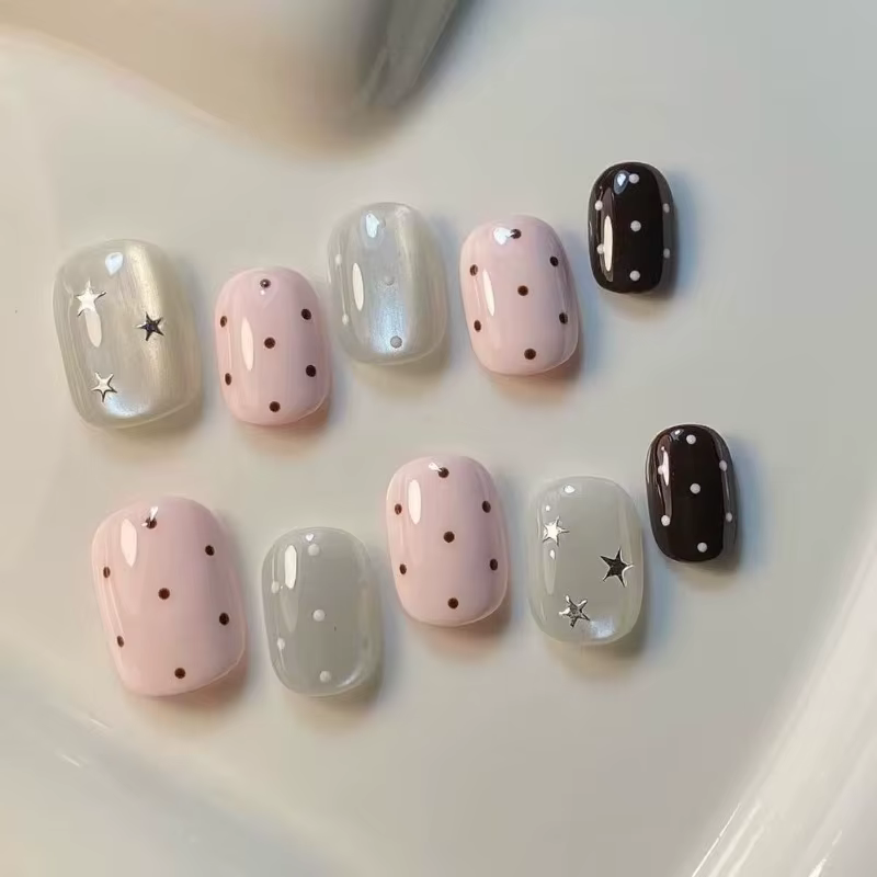 Nouveaux faux ongles faits main