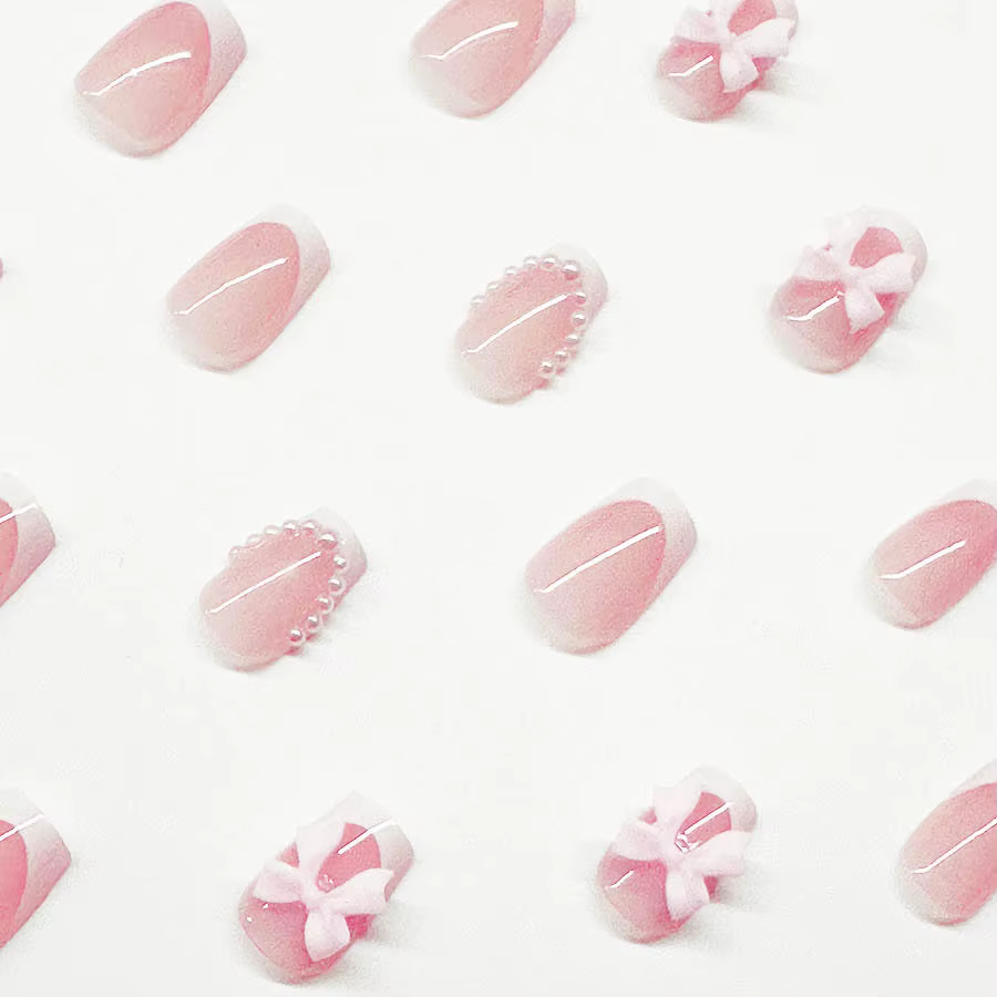 24 pièces mode faux ongles avec Design court