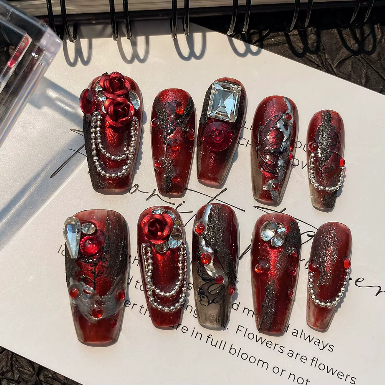 10 pièces de faux ongles en forme de cercueil pressés à la main