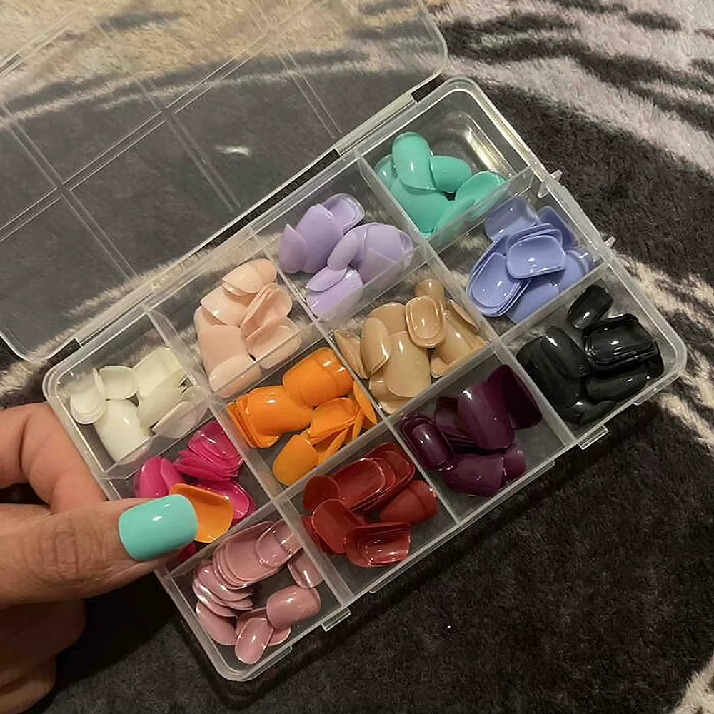288 pièces de faux ongles courts