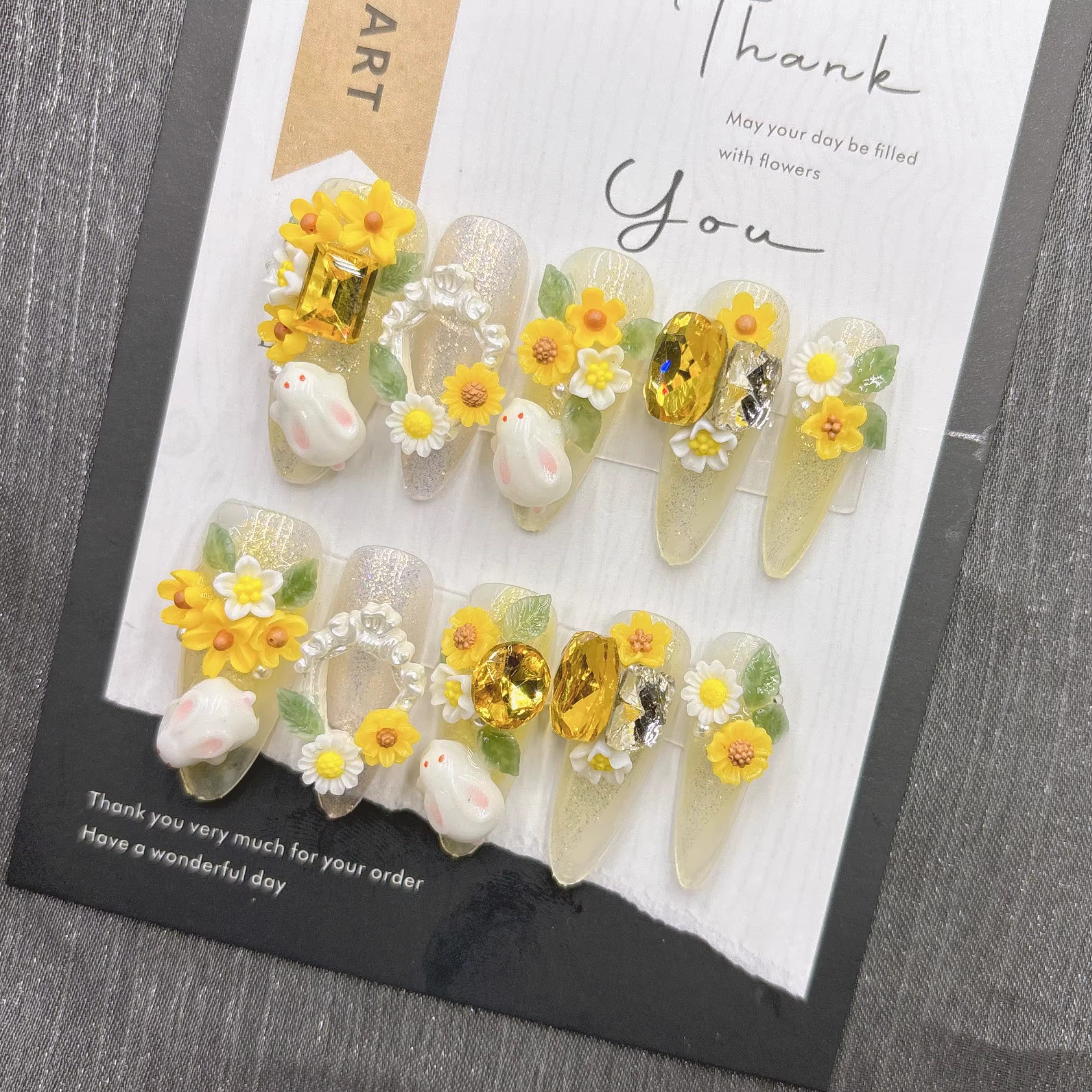 Printemps mignon presse sur ongles lapin blanc fleur jaune or gemme paillettes Nail Art Flexible confortable Durable pour les femmes filles