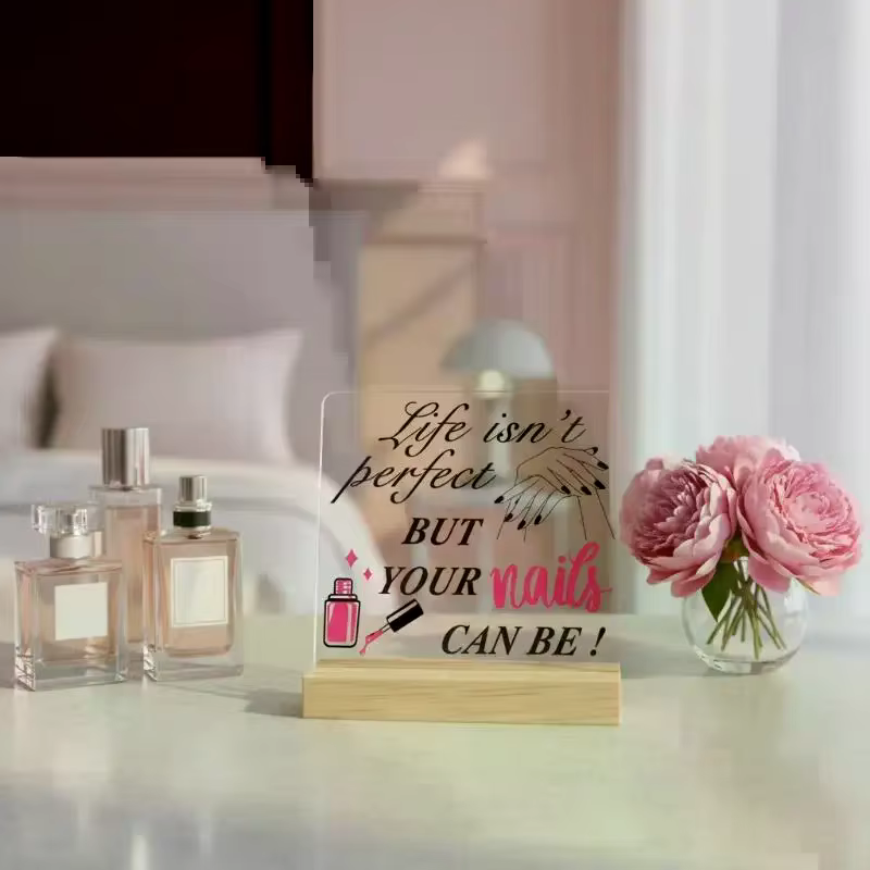 Présentoir de formes d'ongles avec base