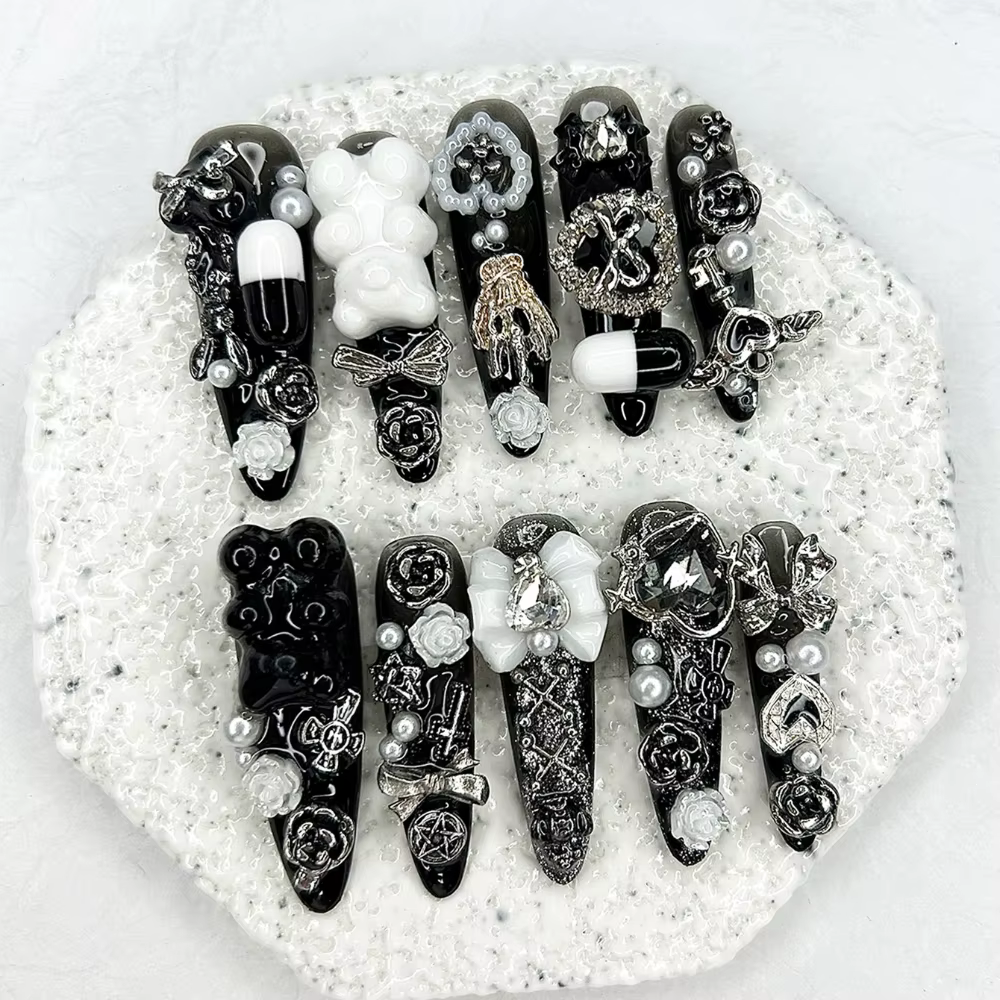 Faux ongles à presser faits main Dark Jirai Kei Long
