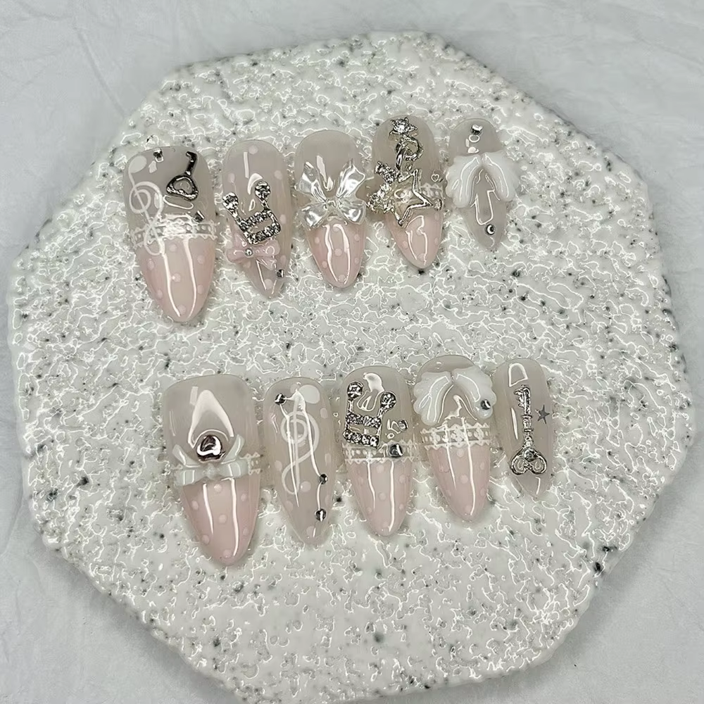 Notes musicales Vintage rose mignon dentelle à pois français amande presse sur les ongles à la main 3D arc étoiles