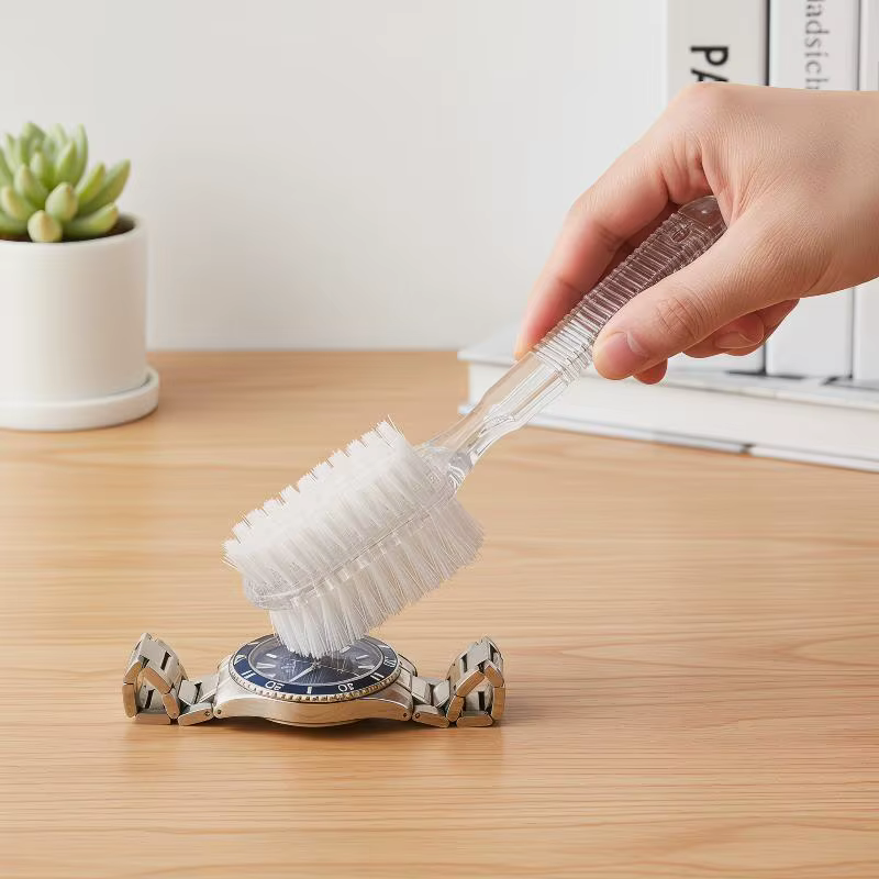 Brosse à ongles à poils rigides