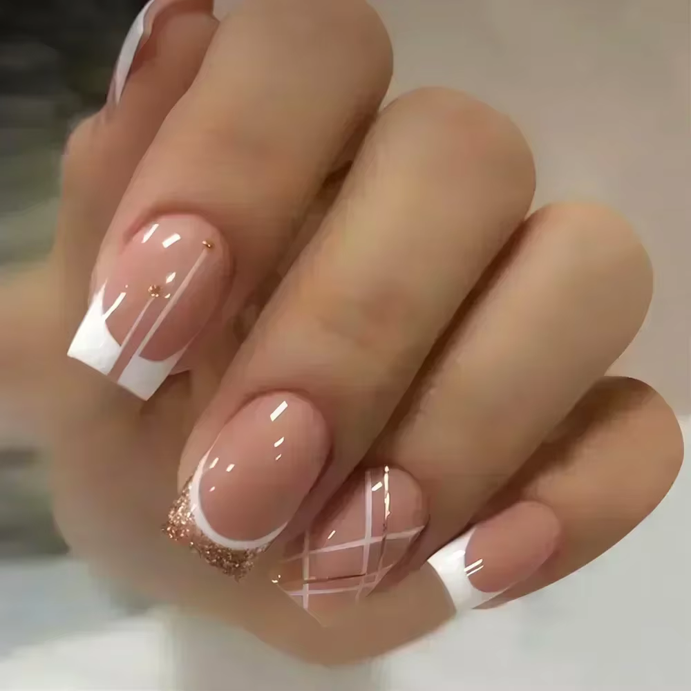 Faux ongles carrés courts en forme de cercueil