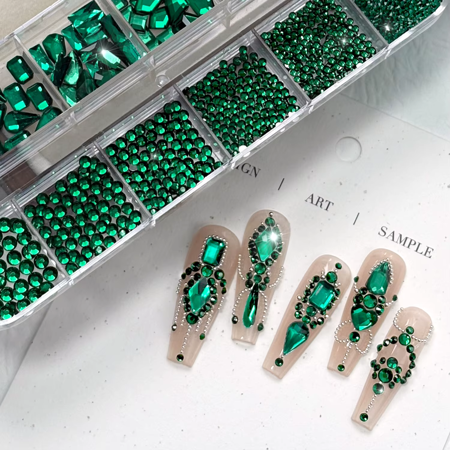 12 grilles de strass 3D vert émeraude pour nail art