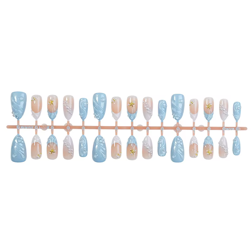 30 faux ongles style océan estival avec pointes françaises 3D tendance