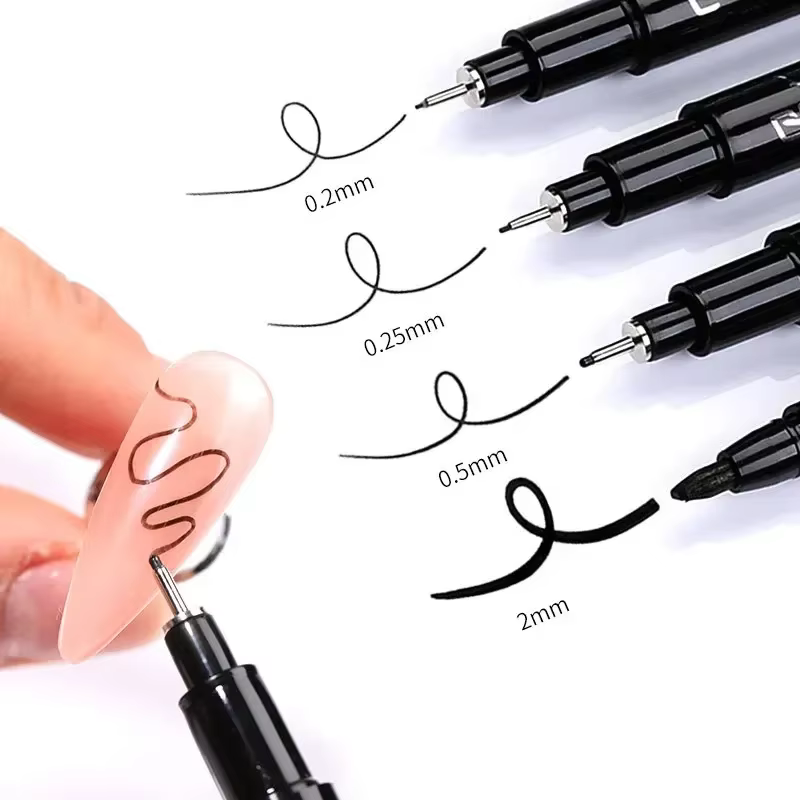 Stylo Graffiti noir pour Nail Art 3D