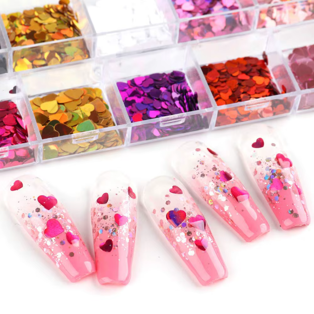 12 grilles de paillettes 3D colorées en forme de cœur pour nail art