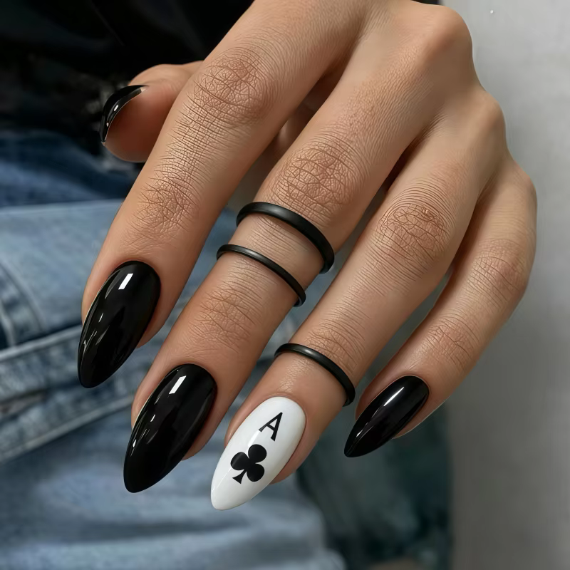 24 paires de faux ongles de style minimaliste en forme d'amande à la française, élégants et simples, avec une touche de charme tendance.