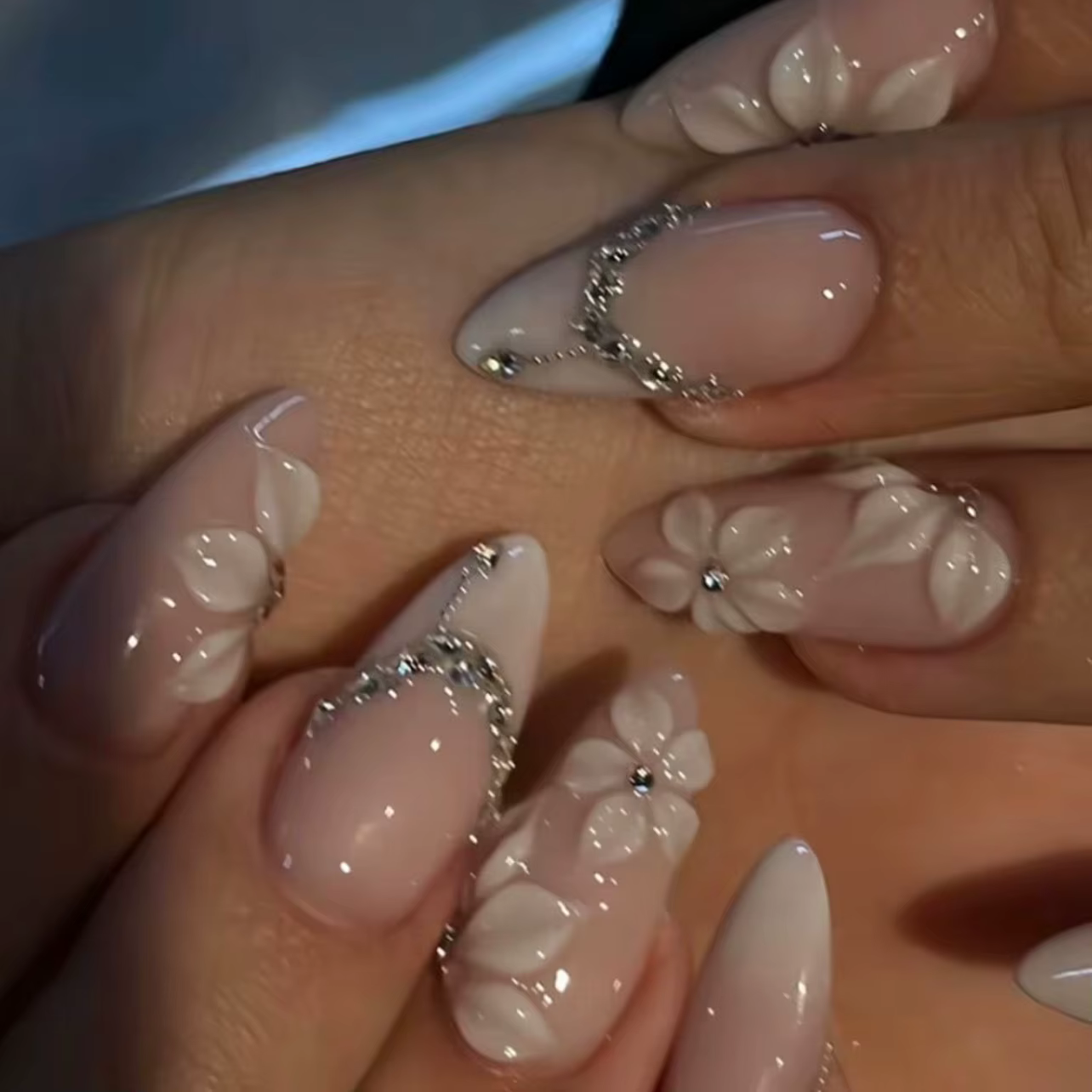 24 faux ongles en amande de luxe